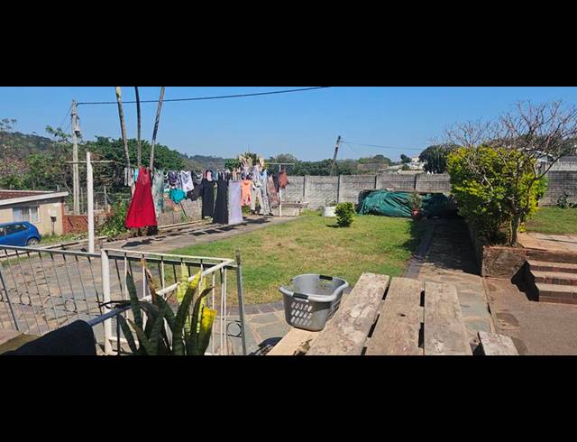 5 BEDROOM HOUSE FOR SALE IN SEA VIEW